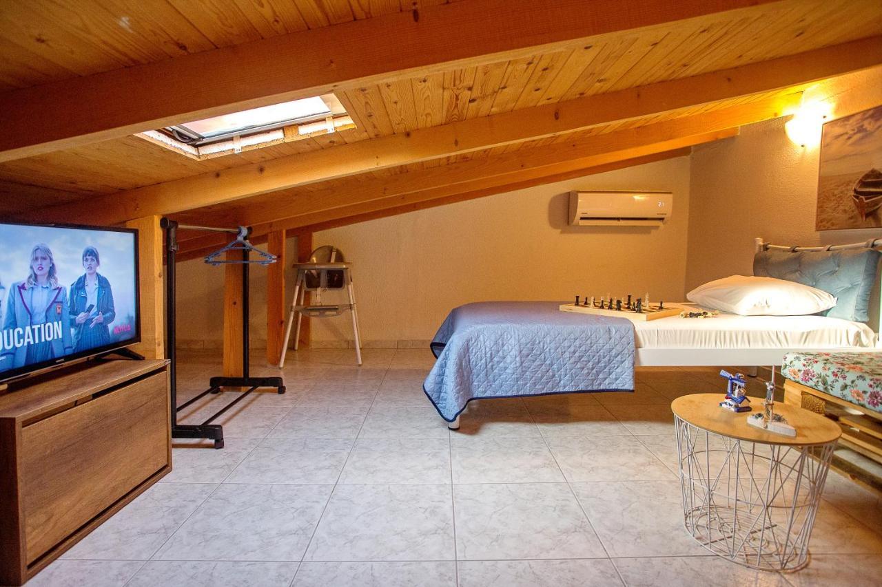 Holiday House Ioanna 2 - Loft Неа-Перамос Экстерьер фото